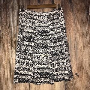 AXCESS SMALL BLACK & WHITE  SKIRT